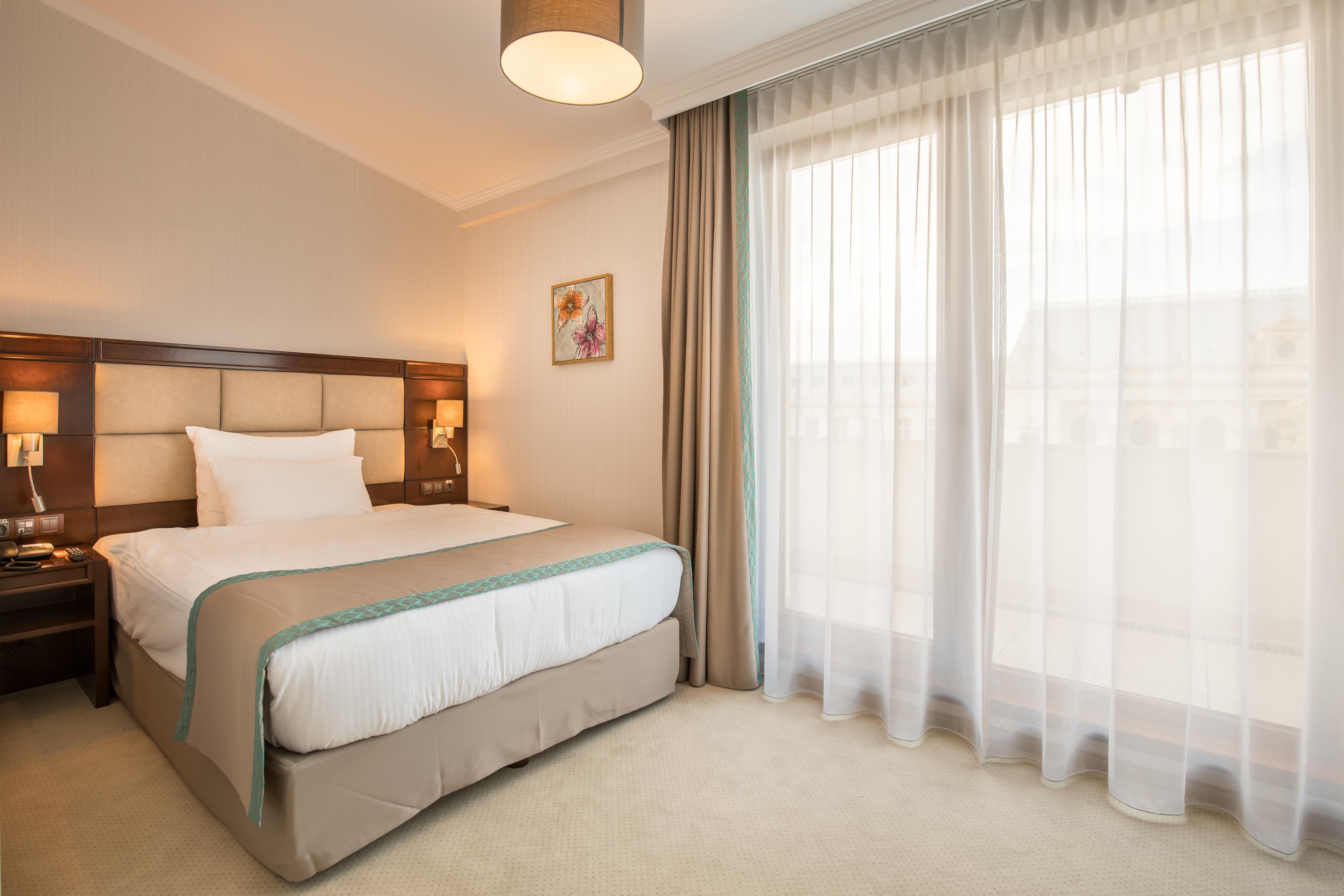 Hotel Concorde Old 4*
